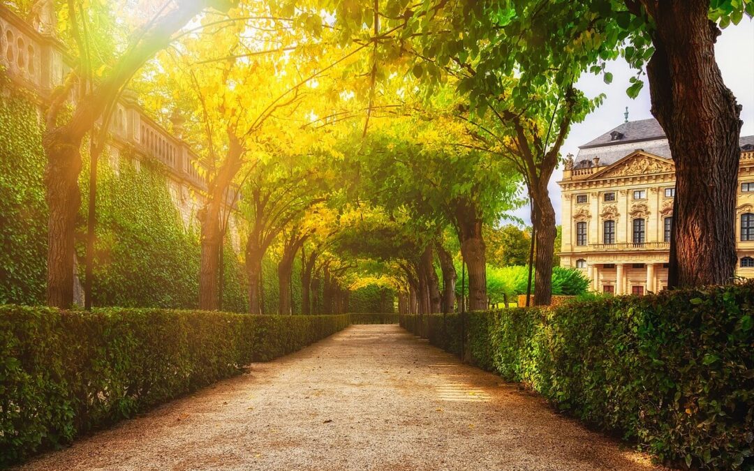 Na vrt, na sprehod, v planine … !